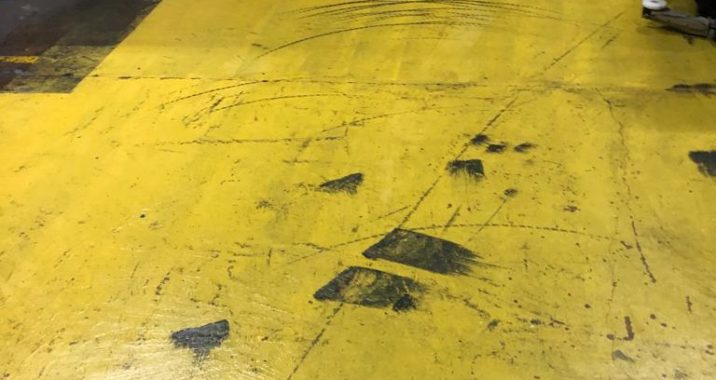 Remove tyres marks in warehouses